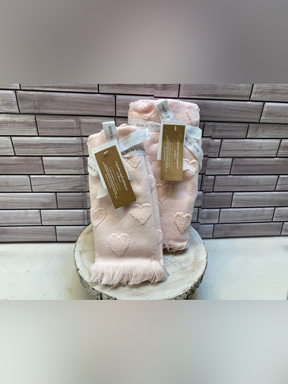 Cupcakes and cashmere ❤️Pink Heart(2)Hand  &(2) Tip Towel Set  NWT